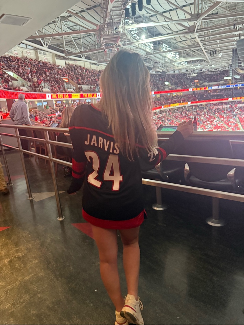 Carolina hurricanes Sweater - Seth Jarvis 24 like new